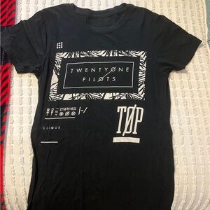 Twenty one pilots tshirt
